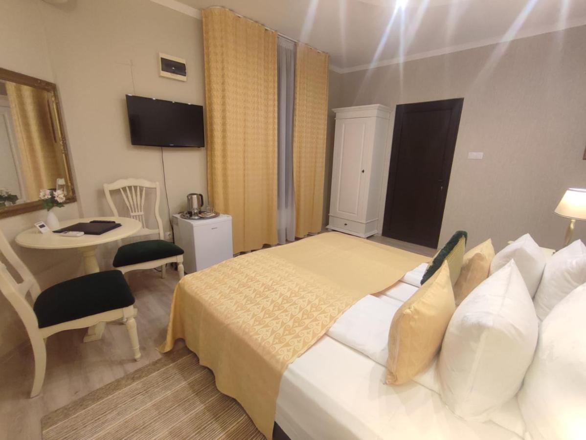 Hotel Casa Alina à Deva Extérieur photo