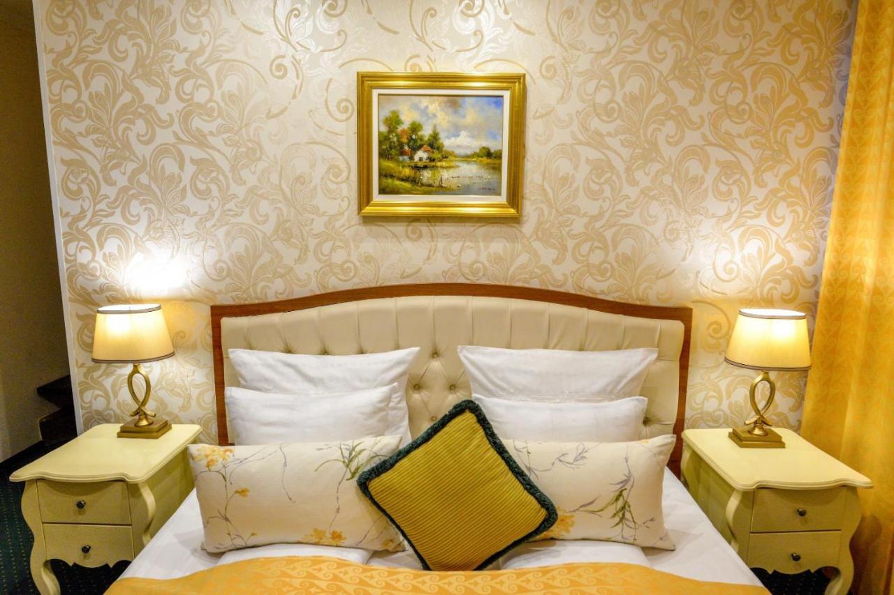 Hotel Casa Alina à Deva Extérieur photo